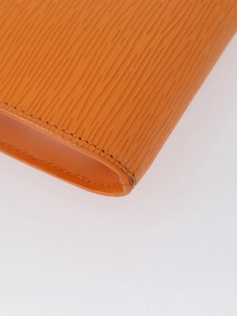 LOUIS VUITTON Epi Pochette Accessoires Pouch Orange Mandarin M5294H Auth 172673 - Picture 4 of 16